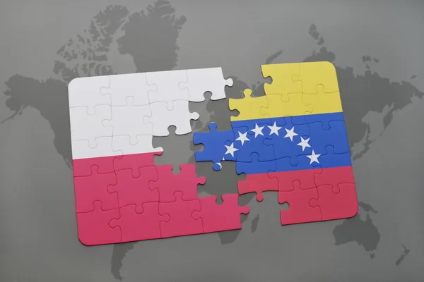 Puzzel met de nationale vlag van Polen en Venezuela op een wereld kaart achtergrond. 3D-illustratie — Stockfoto