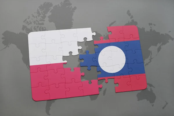 Puzzel met de nationale vlag van Polen en Laos op een wereld kaart achtergrond. 3D-illustratie — Stockfoto