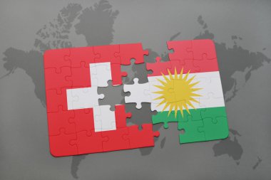 bir dünya haritası arka plan üzerinde İsviçre ve Kürdistan ulusal bayrağı ile bulmaca.