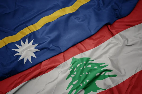 Powiewa Kolorowa Flaga Libanu Flaga Narodowa Nauru Makro — Zdjęcie stockowe