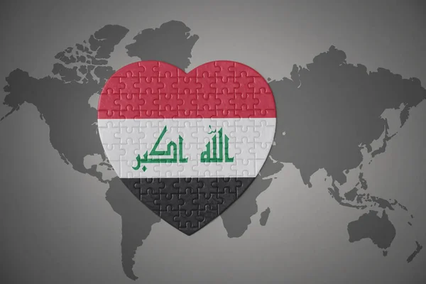 パズルハートはイラク国旗を背景にした世界地図です 3Dイラスト — ストック写真