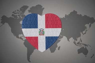 Dominik Cumhuriyeti 'nin ulusal bayrağını taşıyan bir bulmaca kalbi dünya haritasının arka planında. 3B illüstrasyon