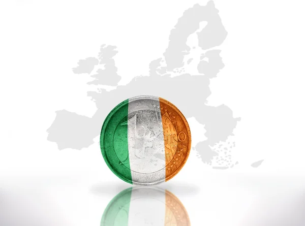 Euro coin with irish flag on the european union map background — Stock Photo, Image