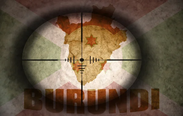 Zakres nochkin zmierzające do rocznika flaga burundi i mapa — Zdjęcie stockowe