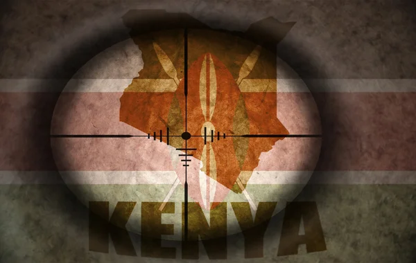 Âmbito sniper destinado à bandeira do kenyan vintage e mapa — Fotografia de Stock