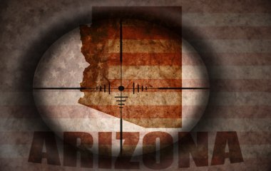 keskin nişancı kapsam vintage Amerikan bayrağı ve arizona devlet haritaya amaçlı