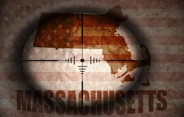 Sniper scope aimed at the vintage american flag and massachusetts state map — Stok Foto