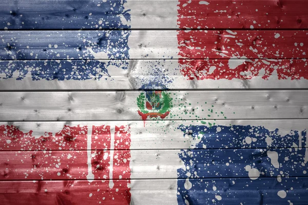 Bemalte Flagge der Dominikanischen Republik auf einer Holzstruktur — Stockfoto