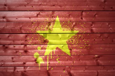 ahşap doku boyalı Vietnam bayrağı
