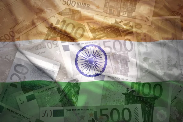 Coloré agitant drapeau indien sur un fond d'argent euro — Photo