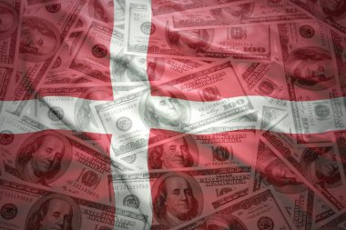 Bir Amerikan Doları para Danimarka bayrağı sallayarak renkli