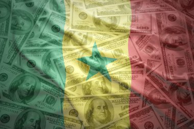 renkli bir Amerikan Doları para arka plan üzerinde Senegalli bayrak sallayarak
