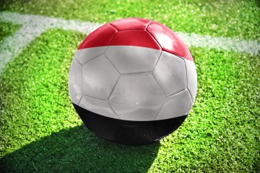 Futbol topu ile yemen bayrağı