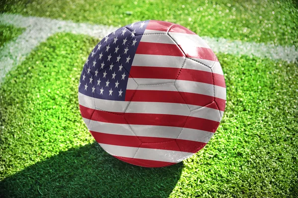 Voetbal bal met de nationale vlag van Verenigde Staten van Amerika — Stockfoto