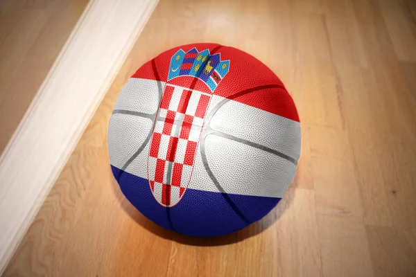 Pelota de baloncesto con la bandera nacional de croacia —  Fotos de Stock