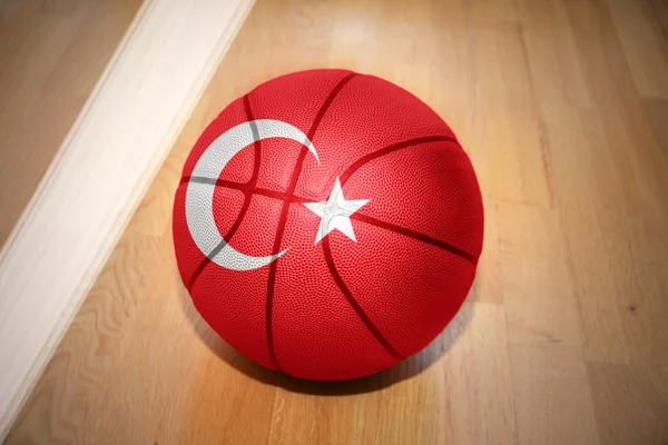 basketbol topu ile Türkiye'nin ulusal bayrak