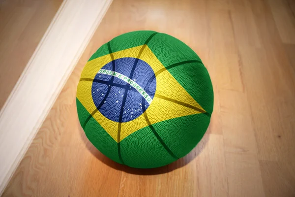 Bola de basquete com a bandeira nacional do brasil — Fotografia de Stock