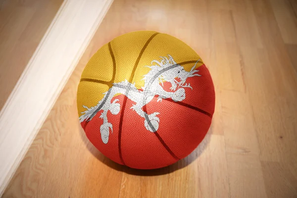 Pallone da basket con la bandiera nazionale del bhutan — Foto Stock