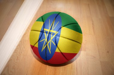 Etiyopya bayrağı ile basketbol topu