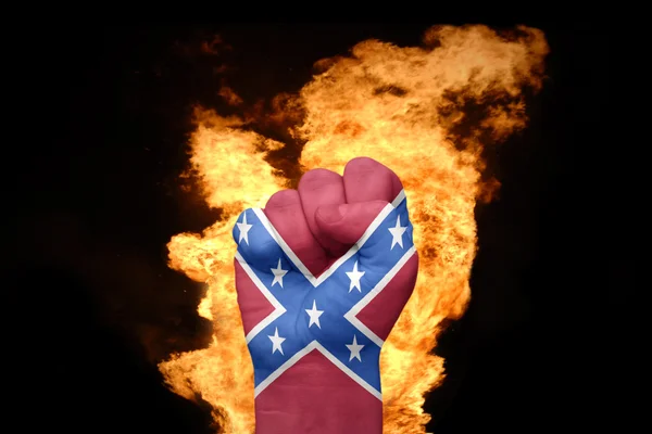 Brand vuist met de zuidelijke vlag — Stockfoto