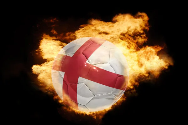火にイングランドの国旗とサッカー ボール — ストック写真