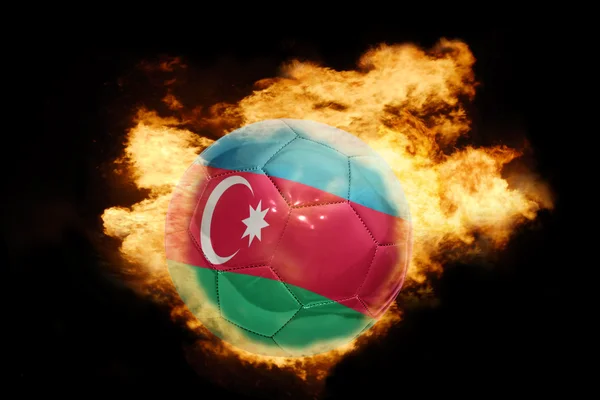 Ballon de football avec le drapeau de azerbaijan en feu — Photo