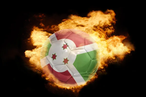 Ballon de football avec le drapeau de burundi en feu — Photo
