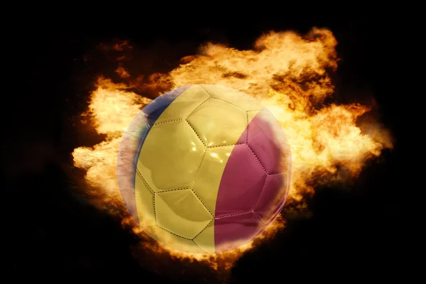 火のチャドの国旗とサッカー ボール — ストック写真