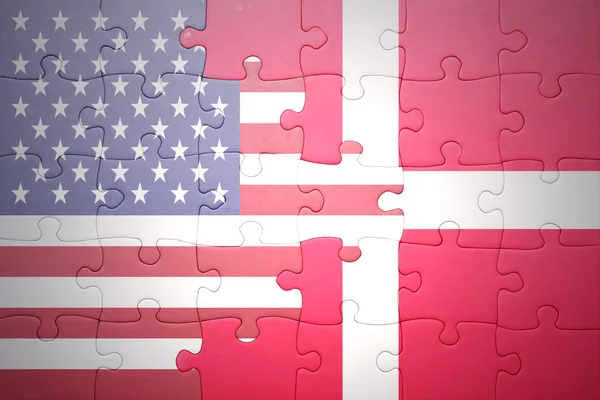 Puzzle avec le drapeau national des États-Unis d'Amérique et du Danemark — Photo