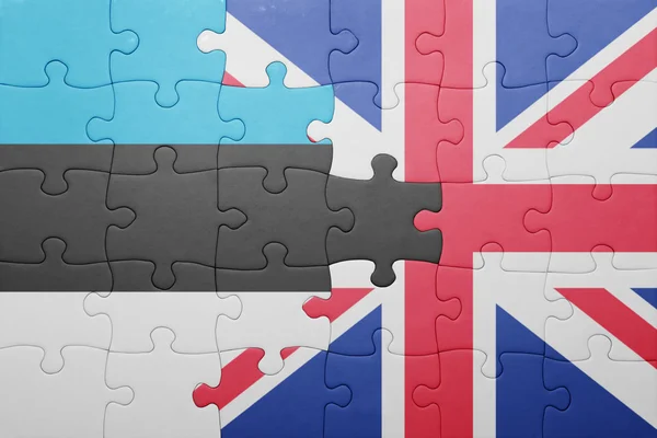Rompecabezas con la bandera nacional de Gran Bretaña y Estonia — Foto de Stock