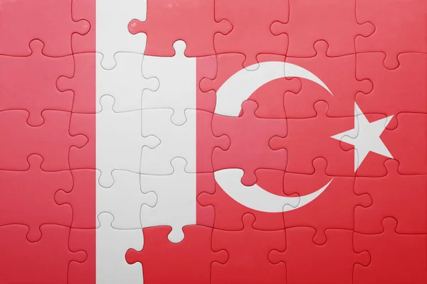 Türkiye ve peru ulusal bayrak ile bulmaca — Stok fotoğraf