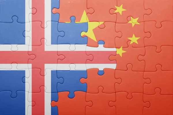 Puzzle con la bandiera nazionale di Islanda e Cina — Foto Stock