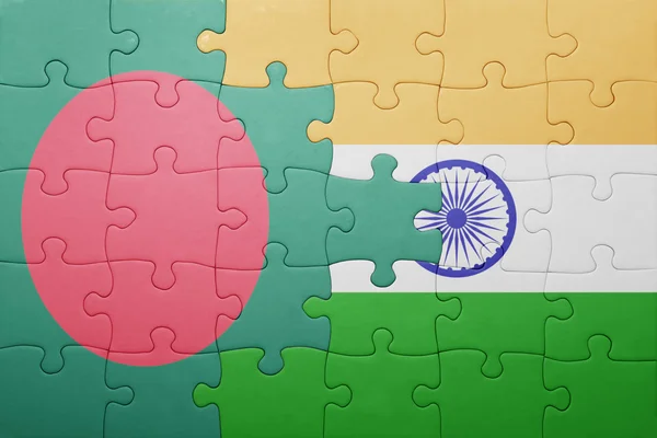 Puzzle con la bandiera nazionale del bangladesh e dell'India — Foto Stock