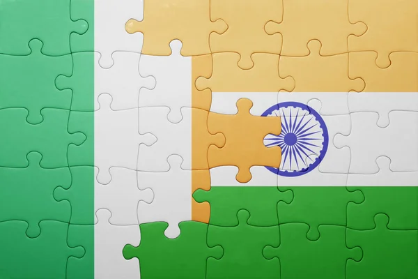 Rompecabezas con la bandera nacional de Irlanda y la India —  Fotos de Stock