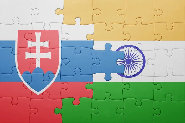 Puzzle avec le drapeau national de la Slovaquie et de l'Inde — Photo