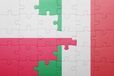 İtalya ve Polonya ulusal bayrak ile bulmaca