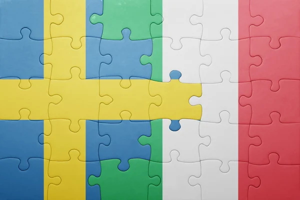 Puzzel met de nationale vlag van Italië en Zweden — Stockfoto