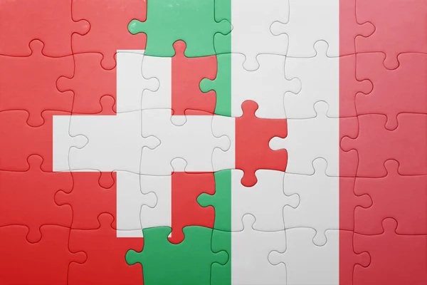 İtalya ve İsviçre ulusal bayrak ile bulmaca — Stok fotoğraf
