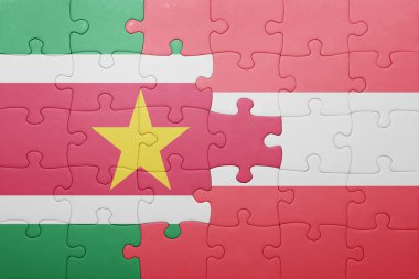Surinam ve Avusturya ulusal bayrak ile bulmaca 