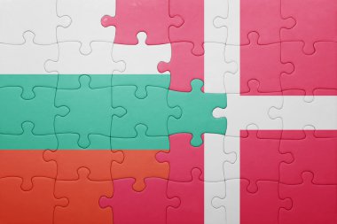 Bulgaristan ve Danimarka ulusal bayrak ile bulmaca