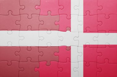 Letonya ve Danimarka ulusal bayrak ile bulmaca