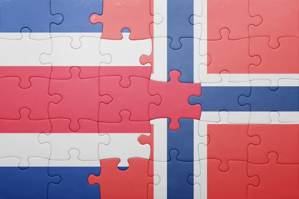 Puzzle mit der Nationalflagge von Norwegen und Costa Rica — Stockfoto