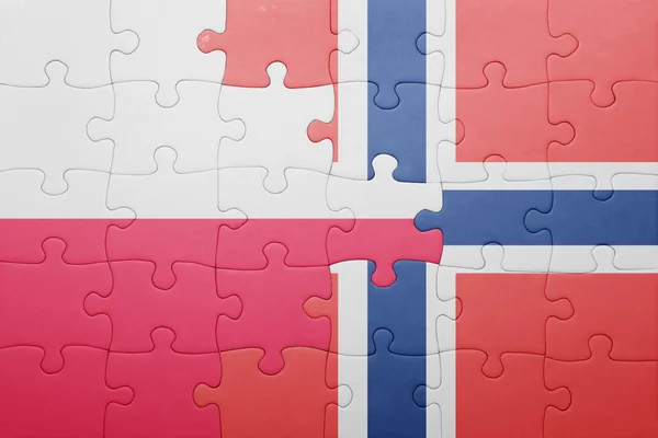 Головоломка с национальным флагом Норвегии и Польши — стоковое фото