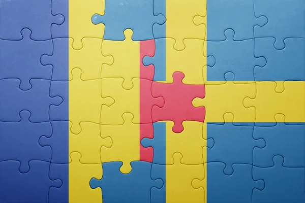 Puzzel met de nationale vlag van Zweden en Roemenië — Stockfoto