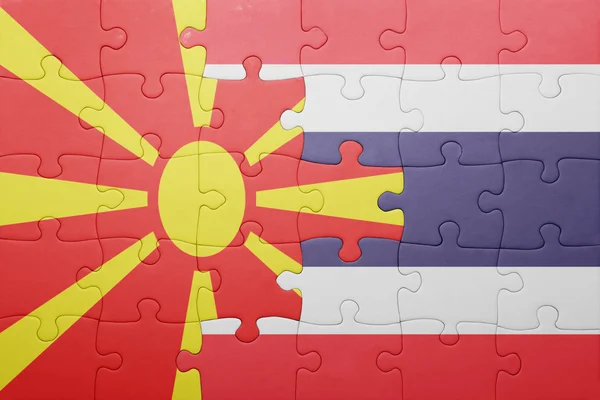 Puzzel met de nationale vlag van Macedonië en thailand — Stockfoto