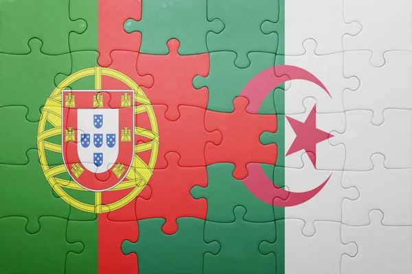 Puzzle z flagi narodowej Algierii i Portugalii — Zdjęcie stockowe