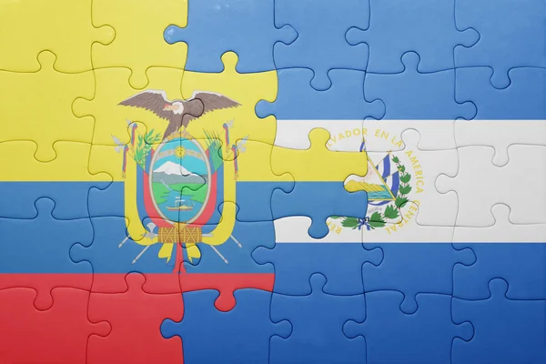 Rompecabezas con la bandera nacional del salvador y del ecuador — Foto de Stock