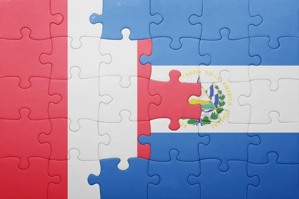 Rompecabezas con la bandera nacional del salvador y perú — Foto de Stock