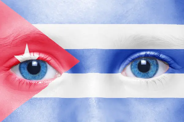 Rosto humano com bandeira cubana — Fotografia de Stock