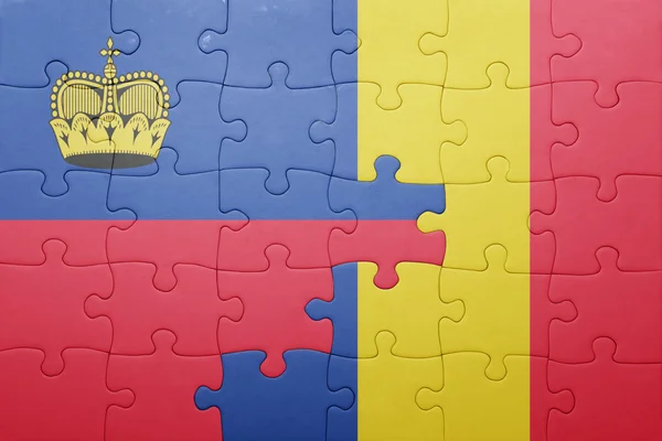 Puzzle mit der Nationalflagge von Liechtenstein und Rumänien — Stockfoto